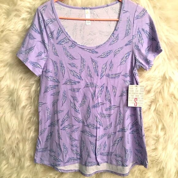 LuLaRoe Lavender Feather 🪶 print soft comfy tee - Picture 1 of 4